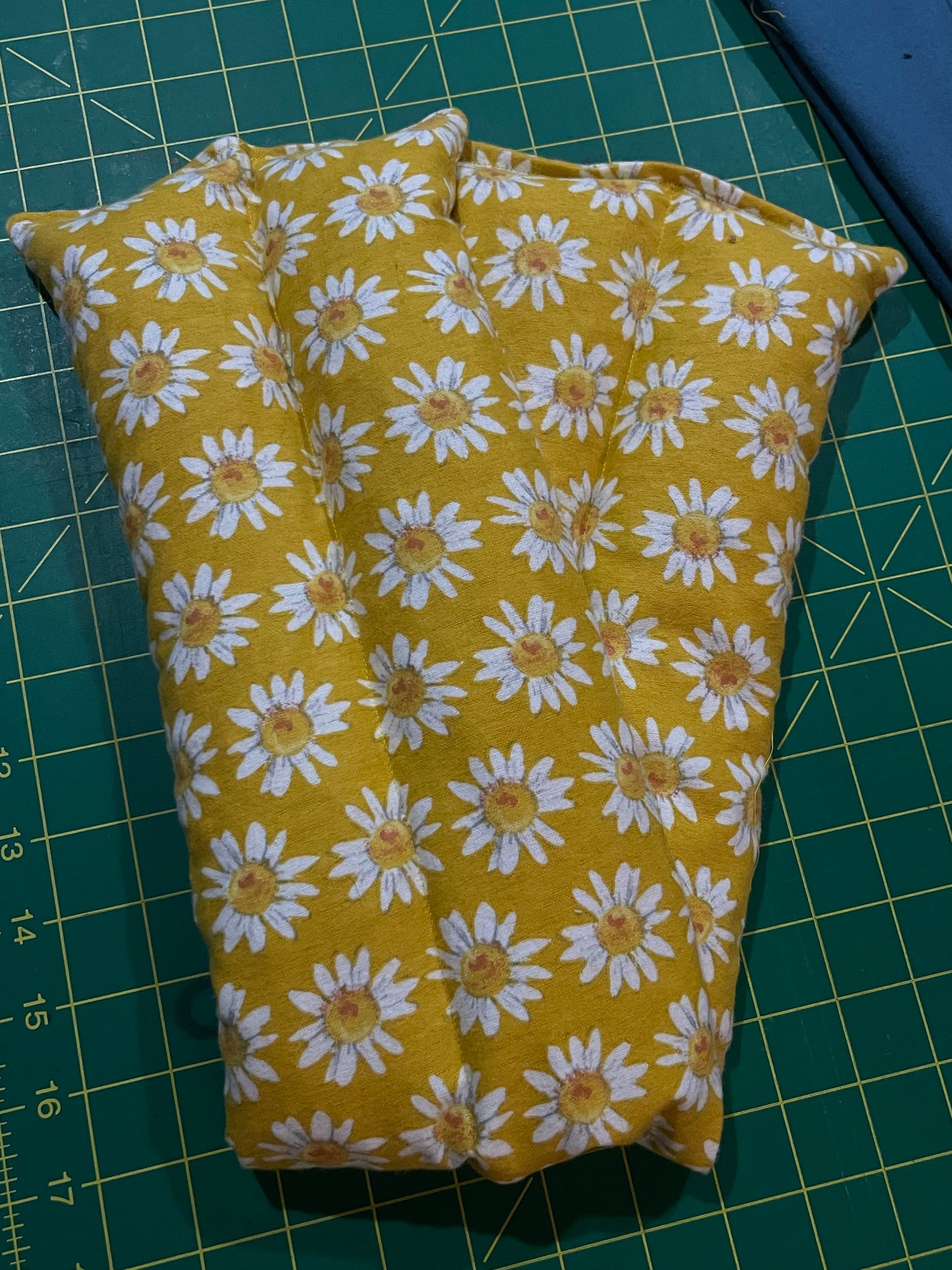 Cherry Pit Neck Wrap - Yellow Daisy Flannel