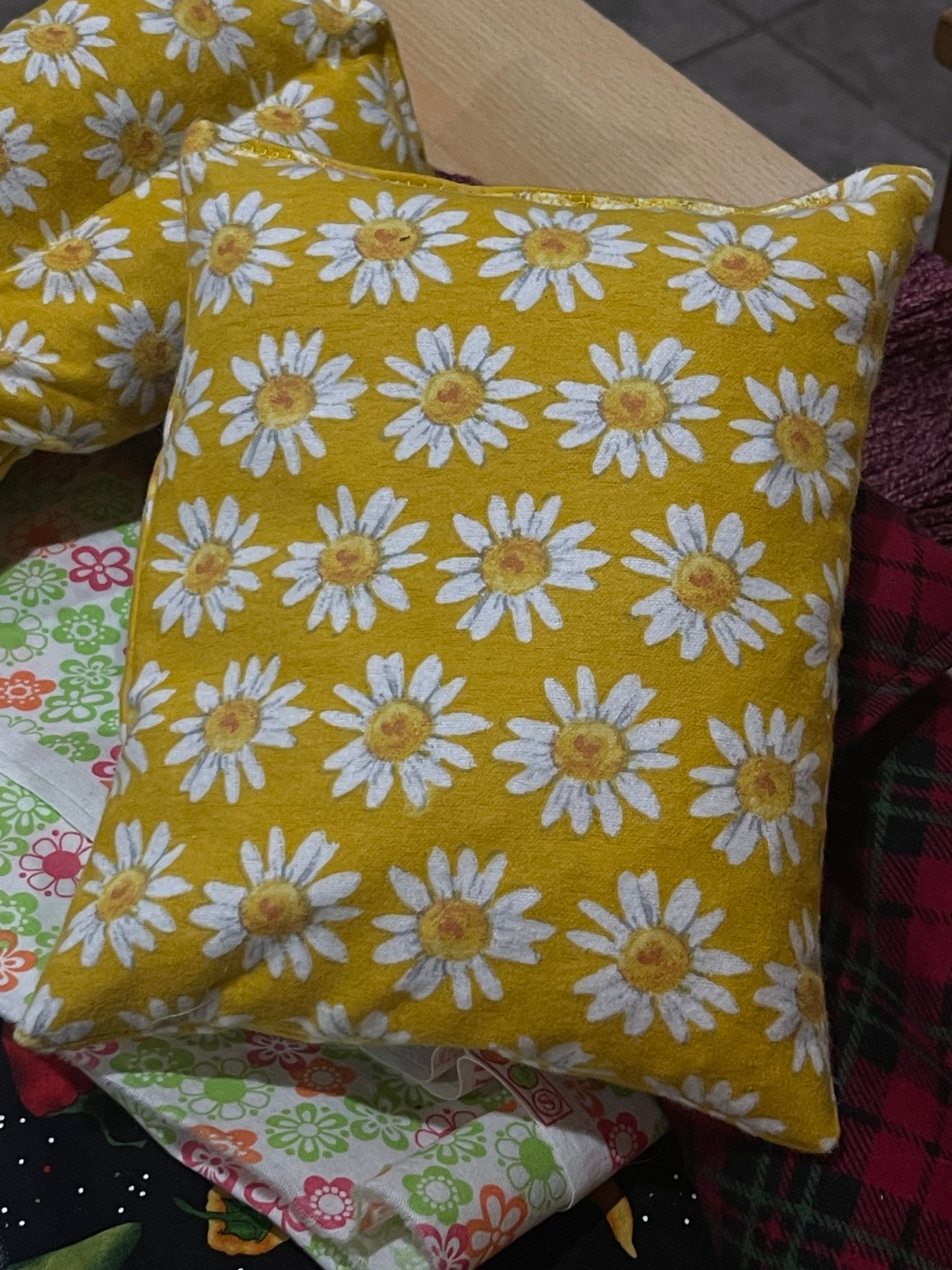 Cherry Pit Heating Pad - Yellow Daisy Flannel